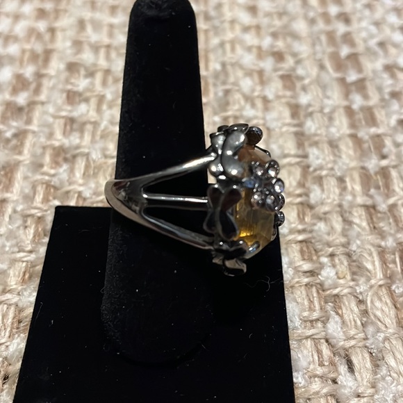 Pale yellow large rhinestone costume statement ring size 9 - Picture 8 of 9